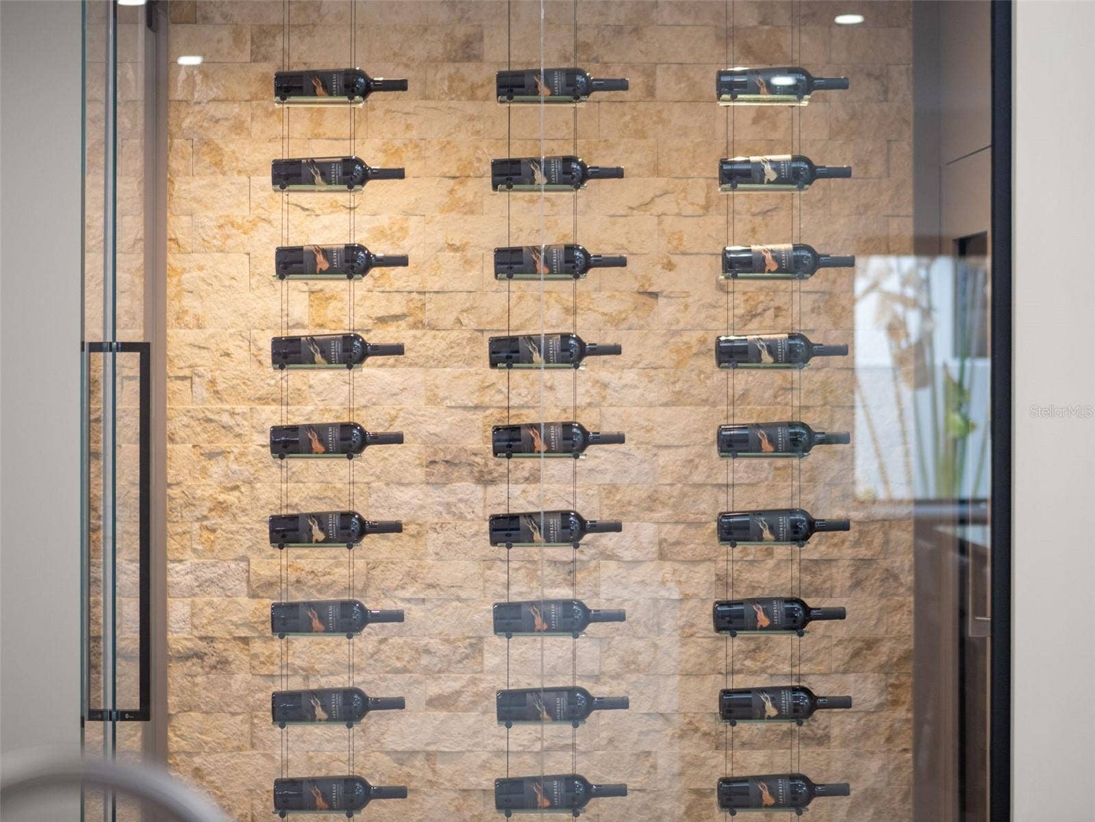 8643 FARTHINGTON WAY, Orlando, FL 32827 Wine Wall