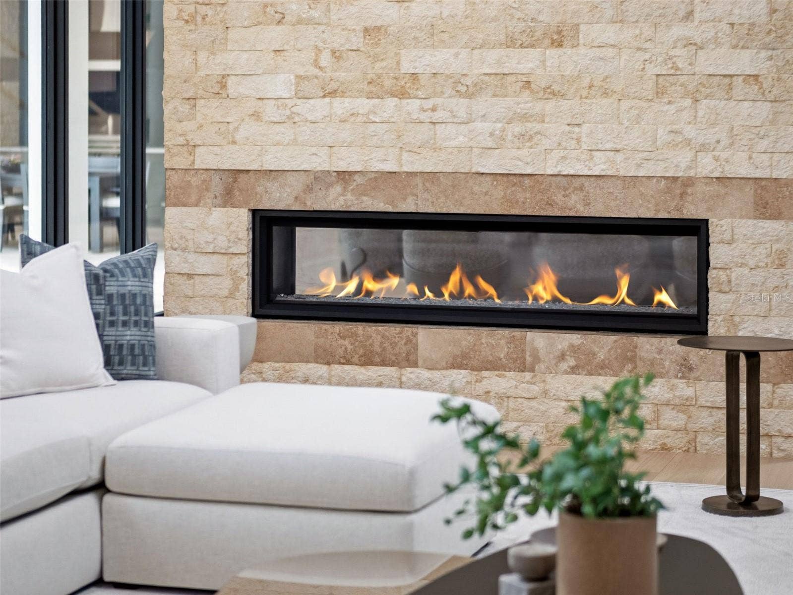 8643 FARTHINGTON WAY, Orlando, FL 32827 Propane Firebar