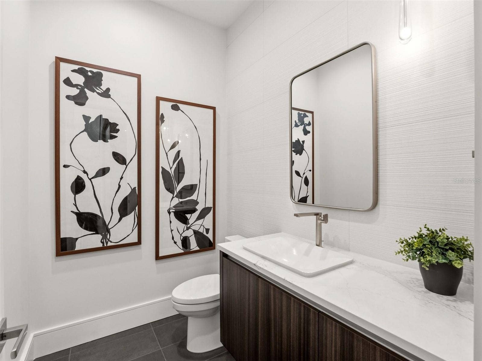 8643 FARTHINGTON WAY, Orlando, FL 32827 Downstairs Powder Bath 1