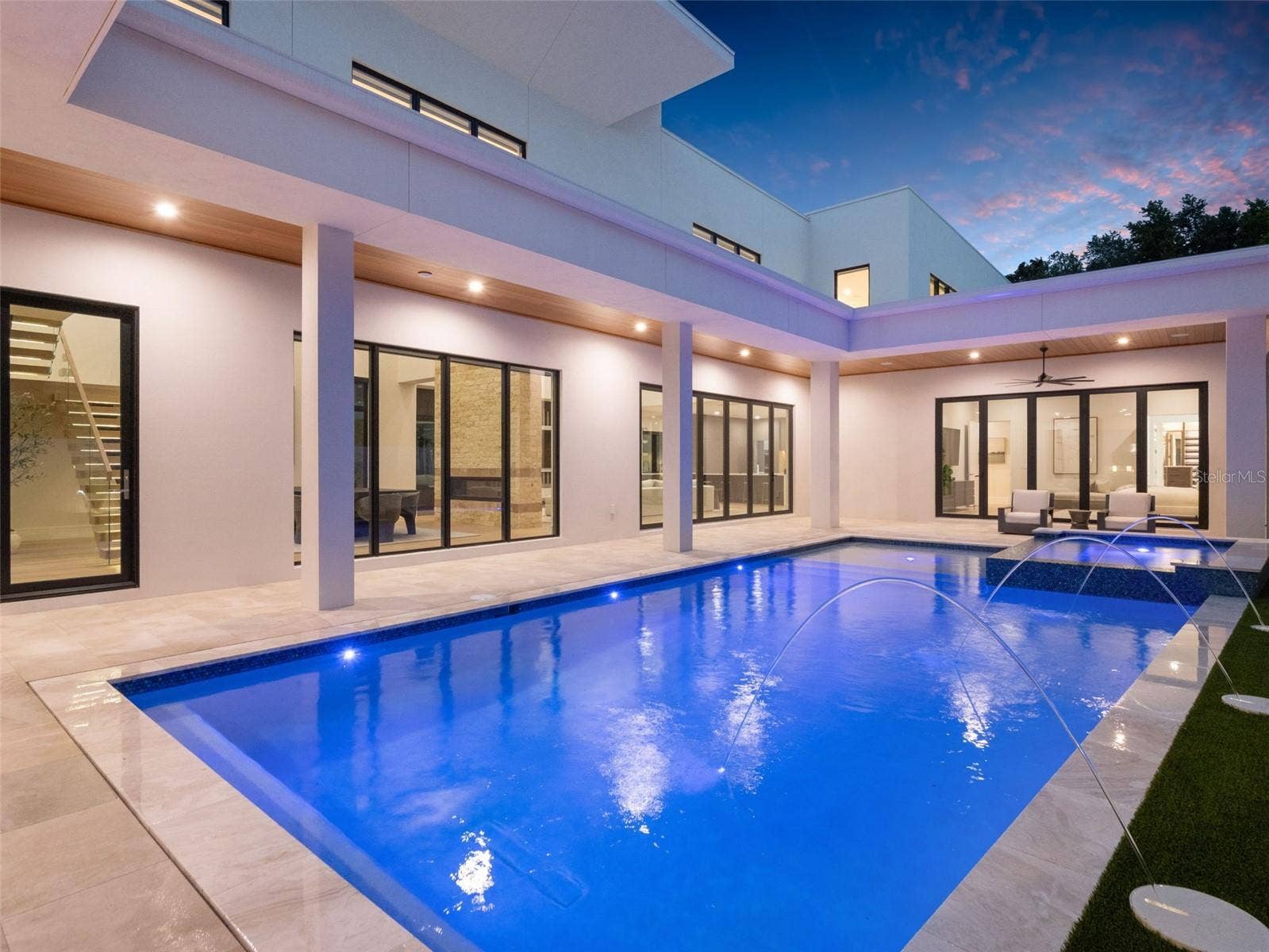 8643 FARTHINGTON WAY, Orlando, FL 32827 Pool & Spa at Dusk