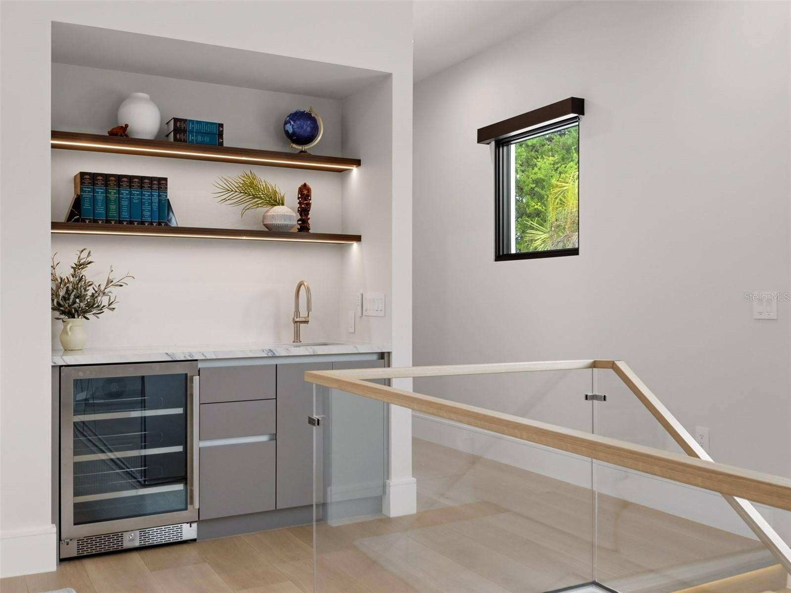 8643 FARTHINGTON WAY, Orlando, FL 32827 Upstairs Dry Bar for Loft