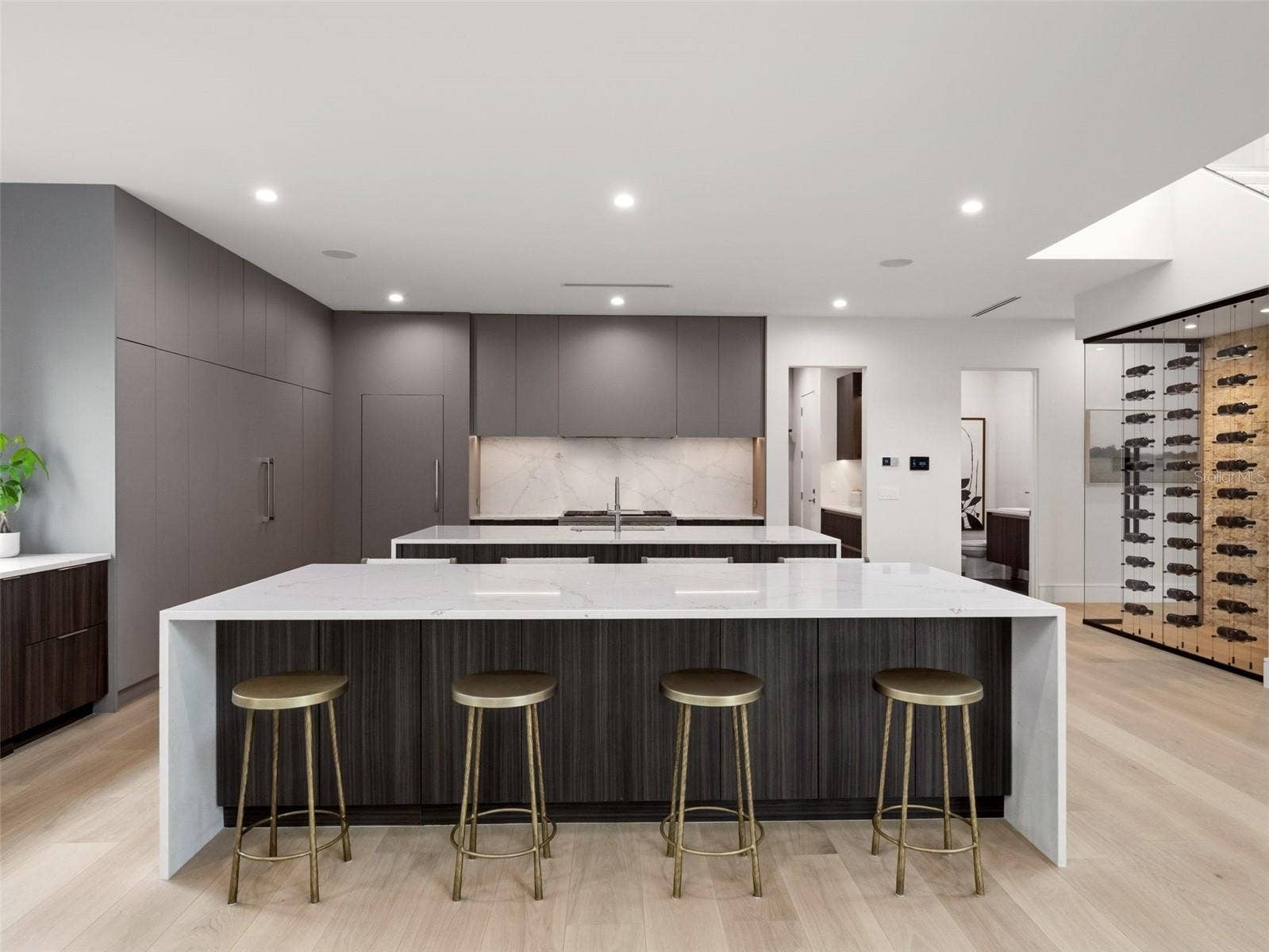 8643 FARTHINGTON WAY, Orlando, FL 32827 Gourmet Kitchen