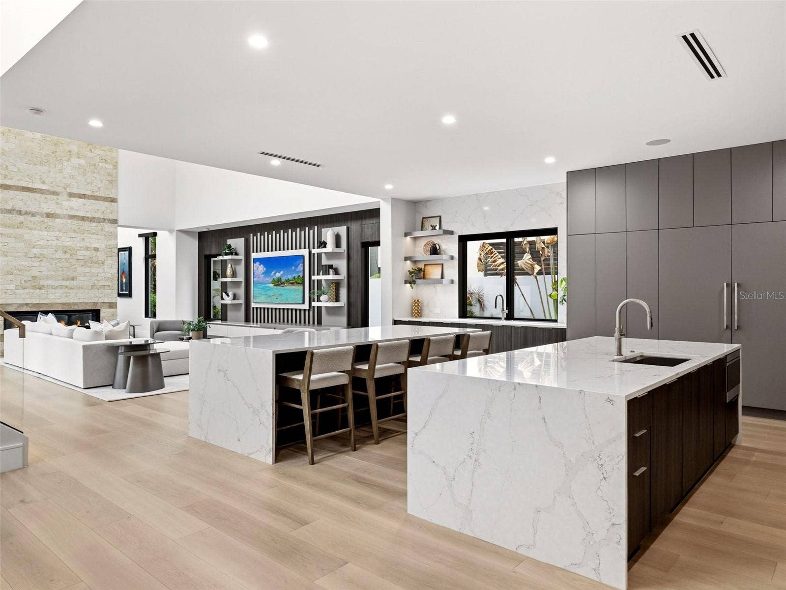 8643 FARTHINGTON WAY, Orlando, FL 32827 Gourmet Kitchen