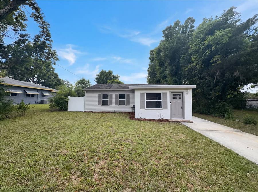 Property photo for 324 BASSEDENA CIRCLE S, Lakeland, FL