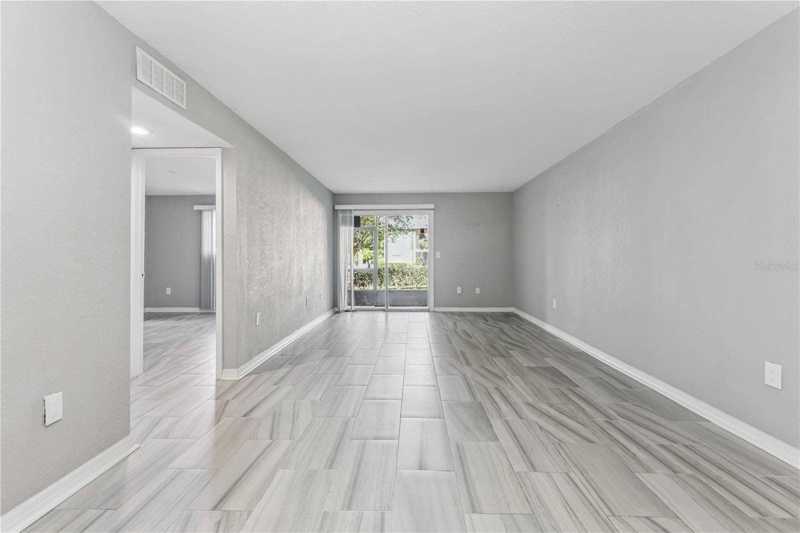 950 LAKE DESTINY ROAD, #B, Altamonte Springs, FL 32714 Living and Dining area