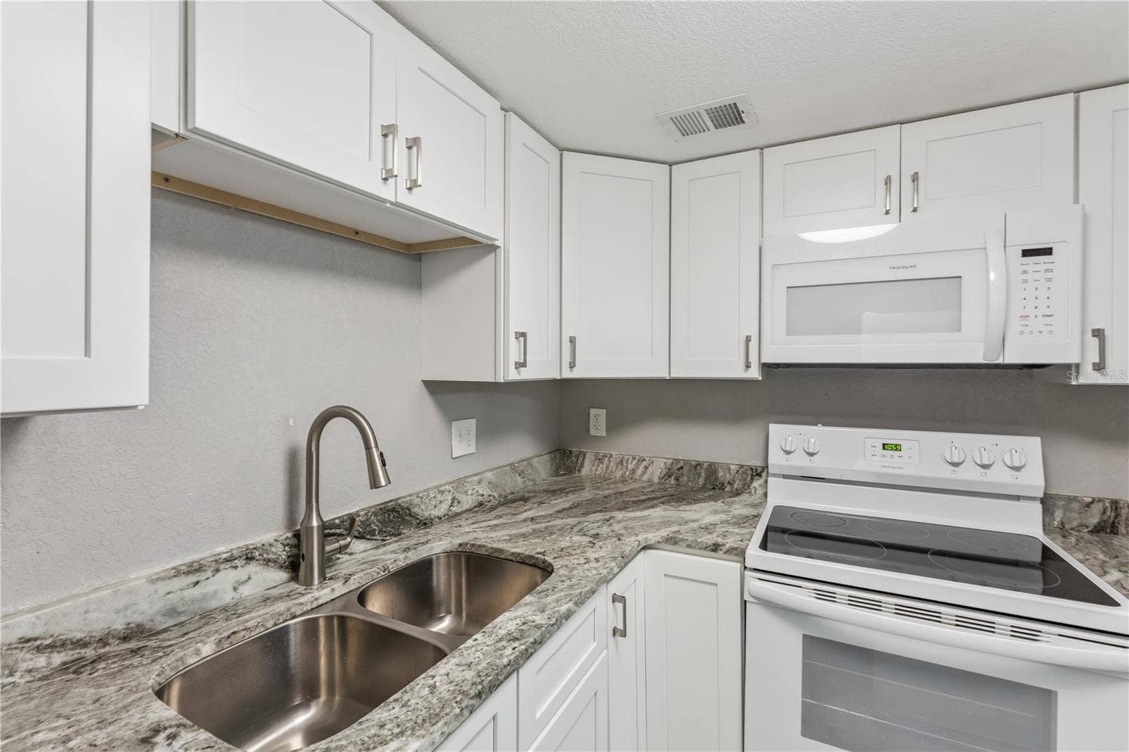 950 LAKE DESTINY ROAD, #B, Altamonte Springs, FL 32714 950 LAKE DESTINY ROAD, #B, Altamonte Springs, FL 32714