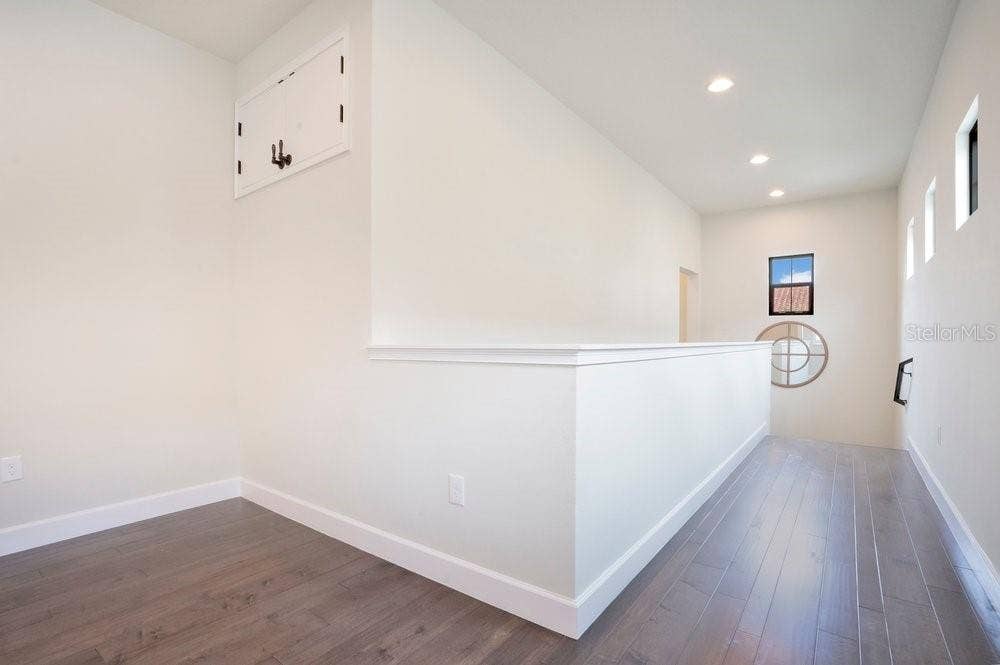 8394 VIA VITTORIA WAY, Orlando, FL 32819 8394 VIA VITTORIA WAY, Orlando, FL 32819