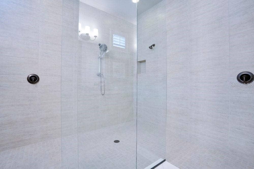 8394 VIA VITTORIA WAY, Orlando, FL 32819 8394 VIA VITTORIA WAY, Orlando, FL 32819