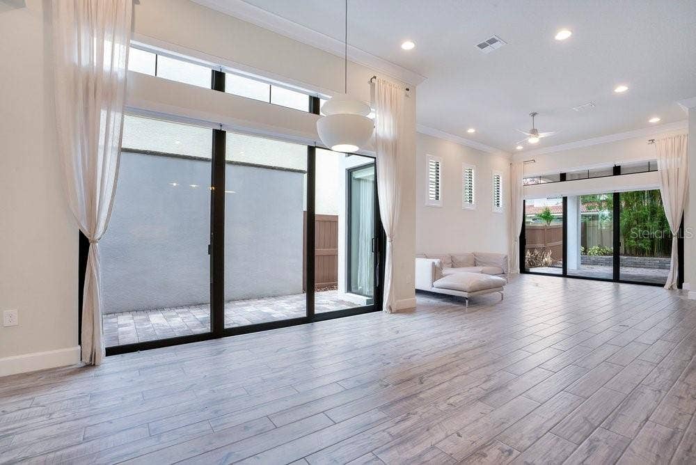 8394 VIA VITTORIA WAY, Orlando, FL 32819 8394 VIA VITTORIA WAY, Orlando, FL 32819