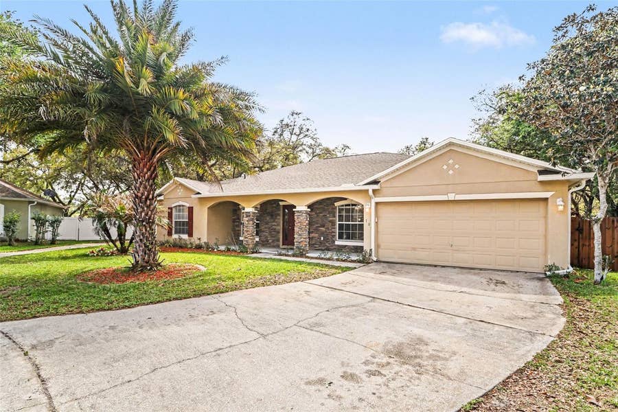 Property photo for 100 FESTIVE COURT, Chuluota, FL