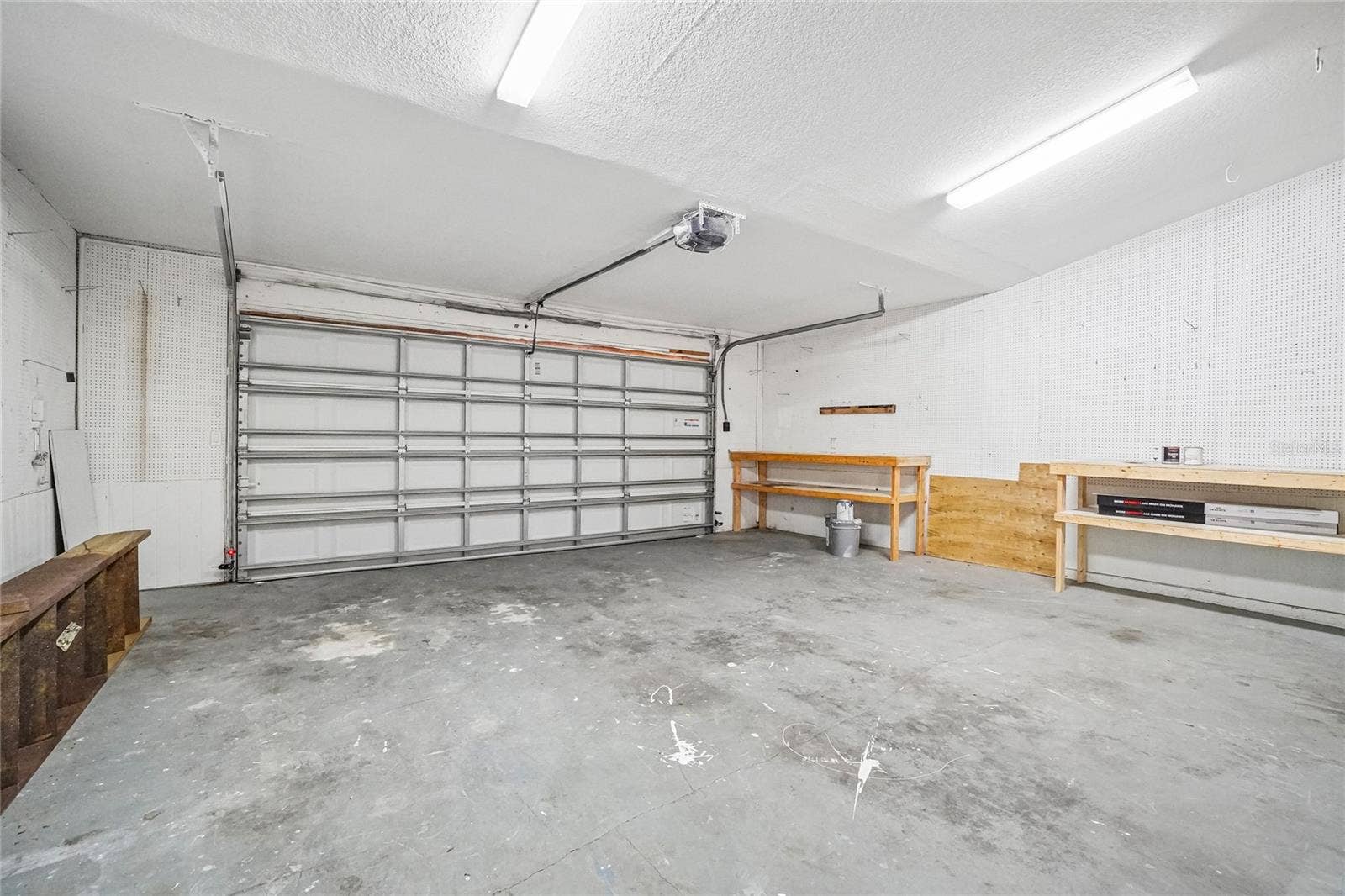 5609 EXECUTIVE DRIVE, New Port Richey, FL 34652 5609 EXECUTIVE DRIVE, New Port Richey, FL 34652