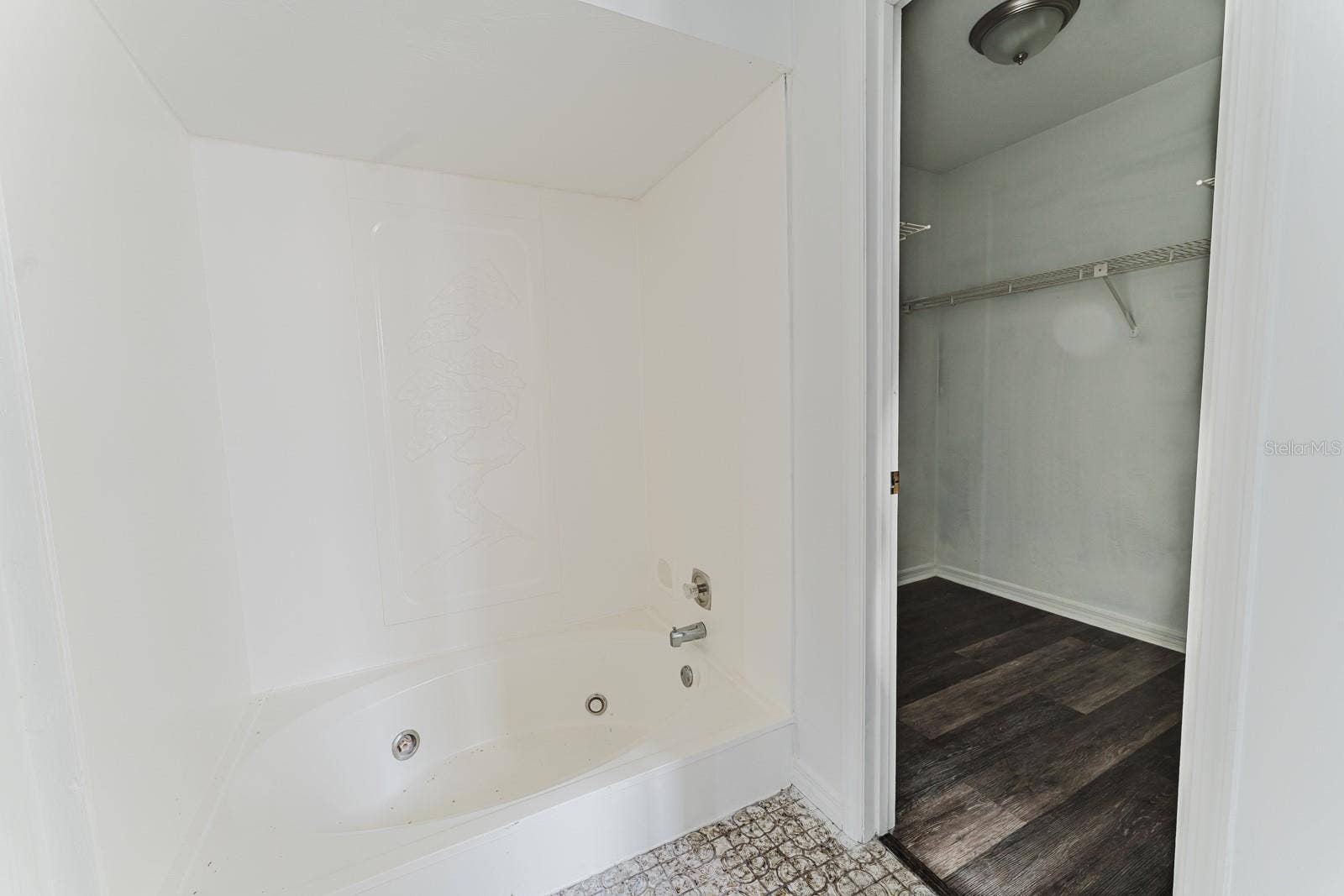 96 E BAYSHORE DRIVE, Port Orange, FL 32127 Bathroom