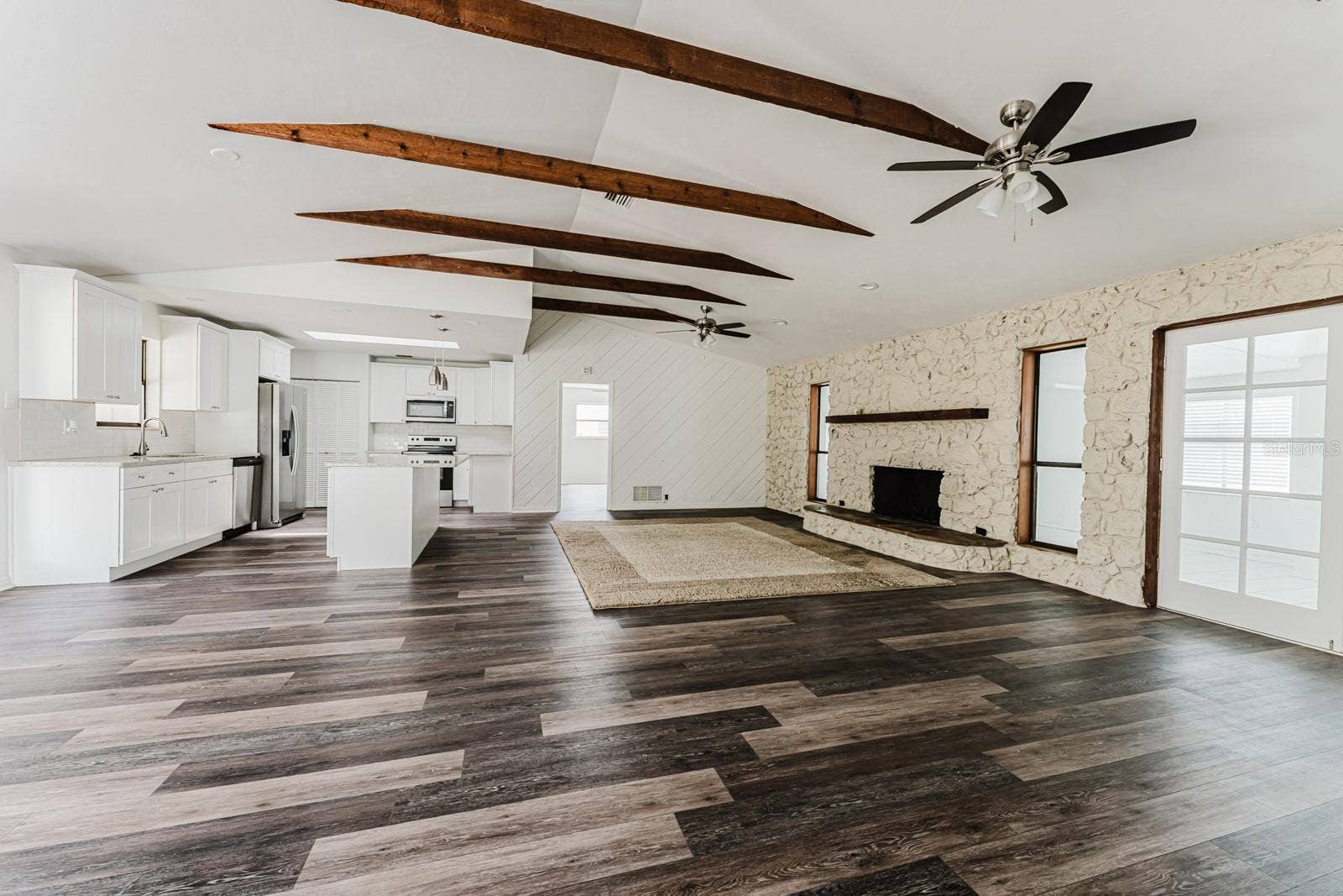 96 E BAYSHORE DRIVE, Port Orange, FL 32127 Living Room