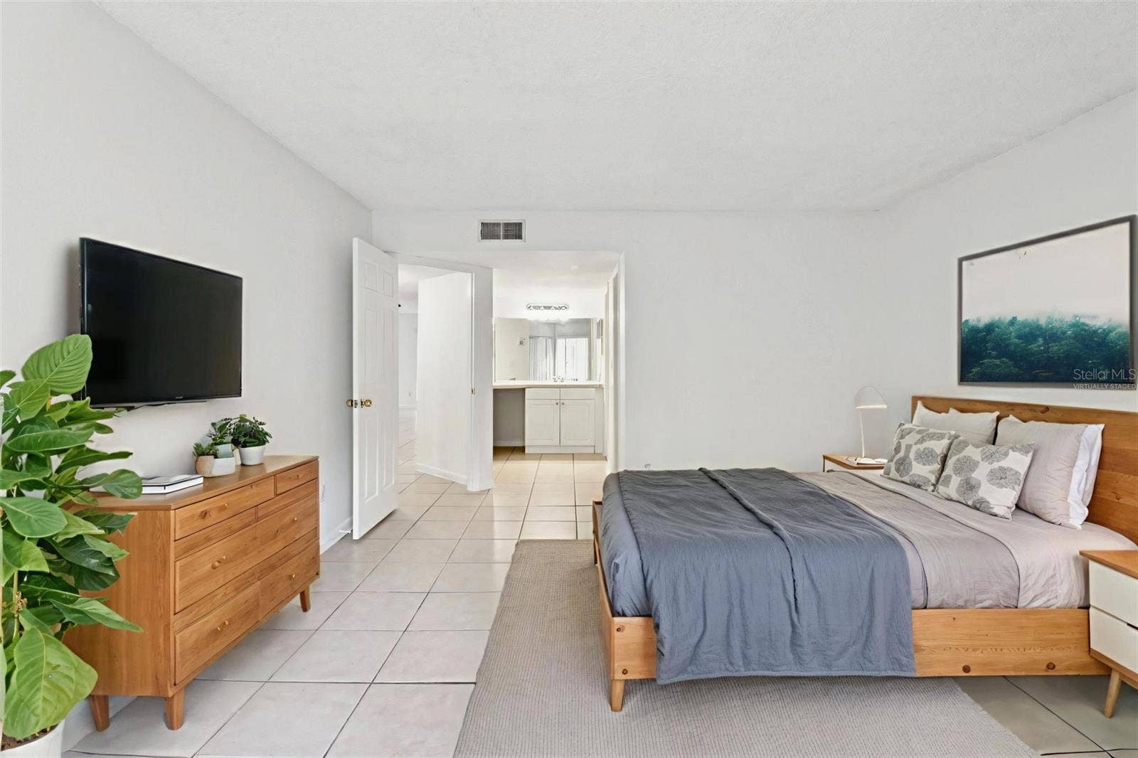4369 AQUA VISTA DRIVE, #16-C, Orlando, FL 32839 virtually staged
