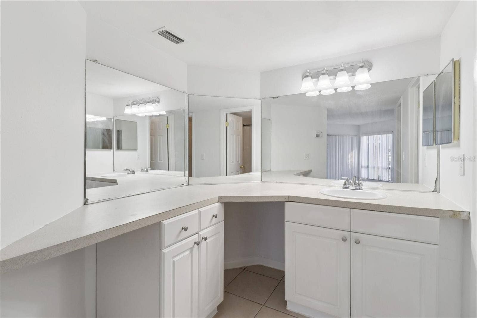 4369 AQUA VISTA DRIVE, #16-C, Orlando, FL 32839 4369 AQUA VISTA DRIVE, #16-C, Orlando, FL 32839