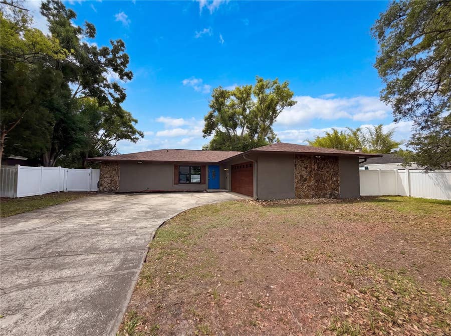 Property photo for 17621 MEADOWBRIDGE DRIVE, Lutz, FL