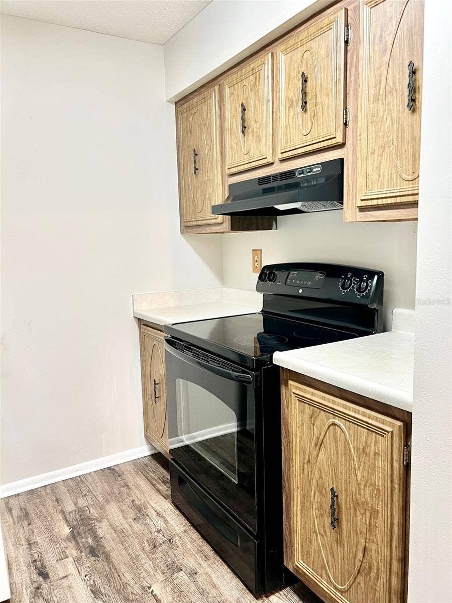 506 ORANGE DRIVE, #15, Altamonte Springs, FL 32701 Kitchen