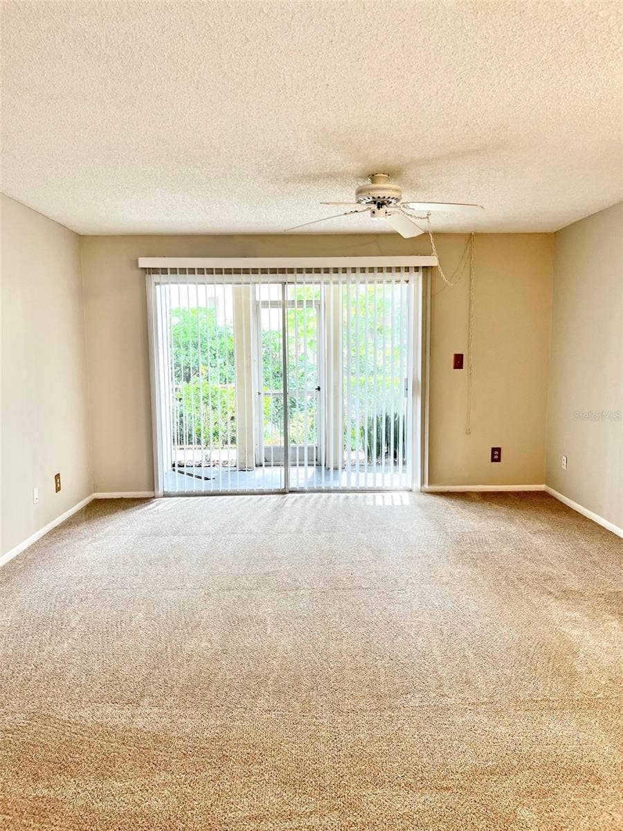 506 ORANGE DRIVE, #15, Altamonte Springs, FL 32701 Living room