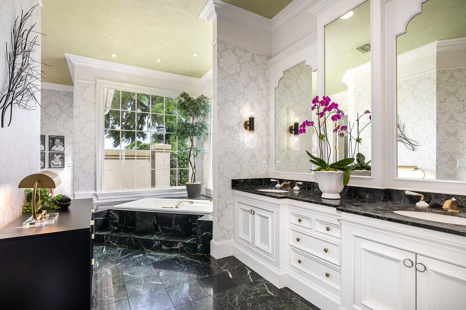 1351 N CLASSIC COURT, Longwood, FL 32779 Dual sink cabinets, MARBLE counters and soaking garden tub with plenty of room for dressing.