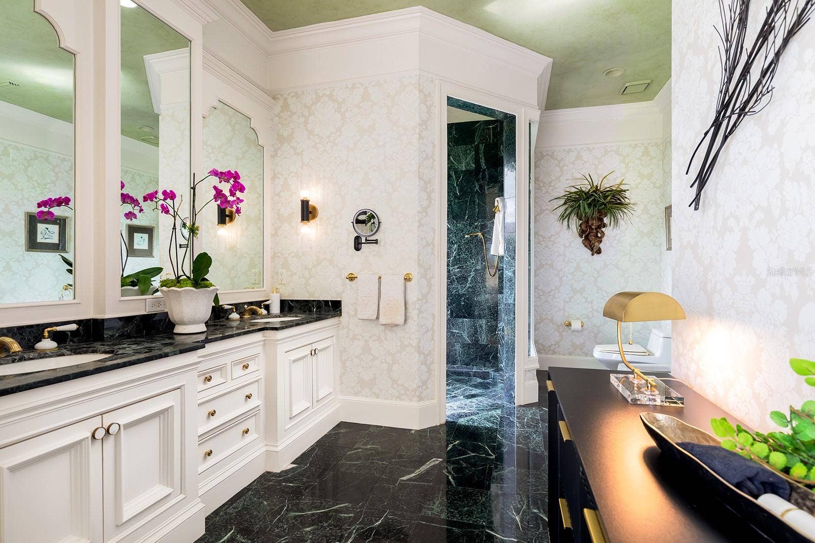 1351 N CLASSIC COURT, Longwood, FL 32779 Dual sink cabinets, MARBLE counters & a BIDET and don't forget the enormous walk-in closet.