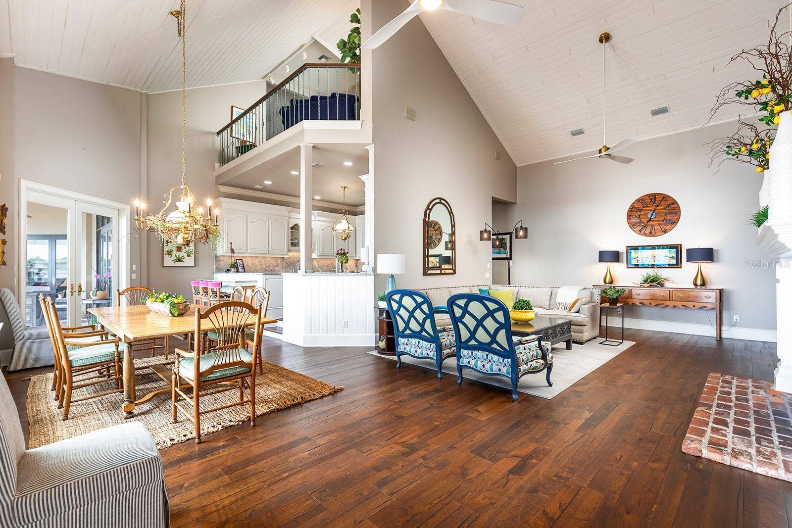 1351 N CLASSIC COURT, Longwood, FL 32779 Plenty of space for entertaining whether your guests relax at the dinette area, family room , or head out to your outdoor living area.