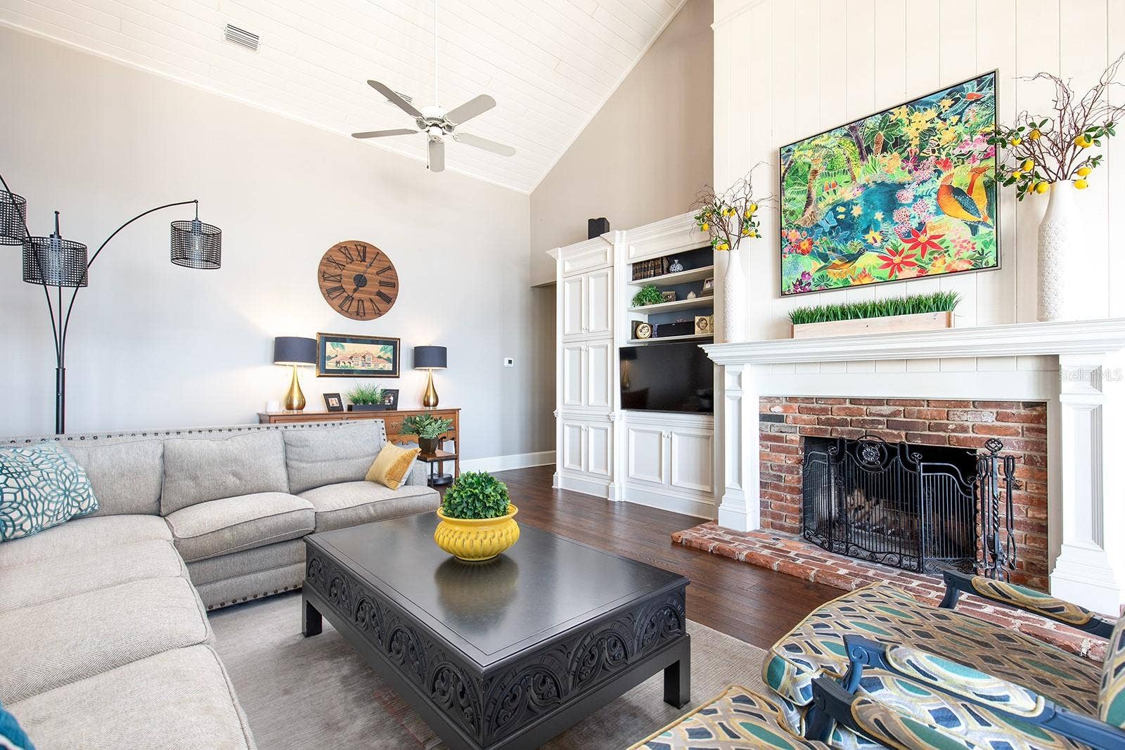 1351 N CLASSIC COURT, Longwood, FL 32779 Seamless space for entertaining or large gatherings.