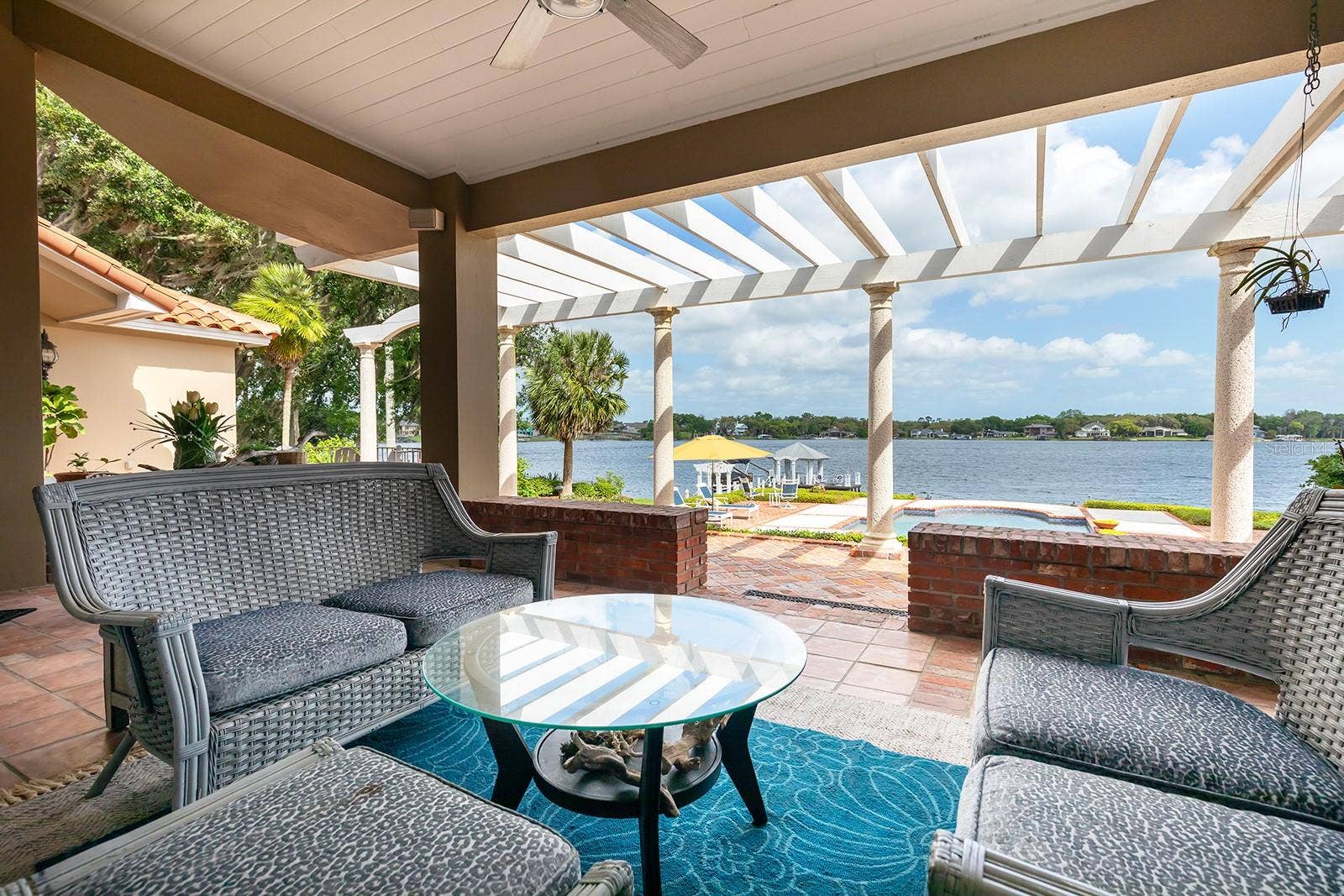 1351 N CLASSIC COURT, Longwood, FL 32779 Enjoy your opulent outside oasis in comfort and style.