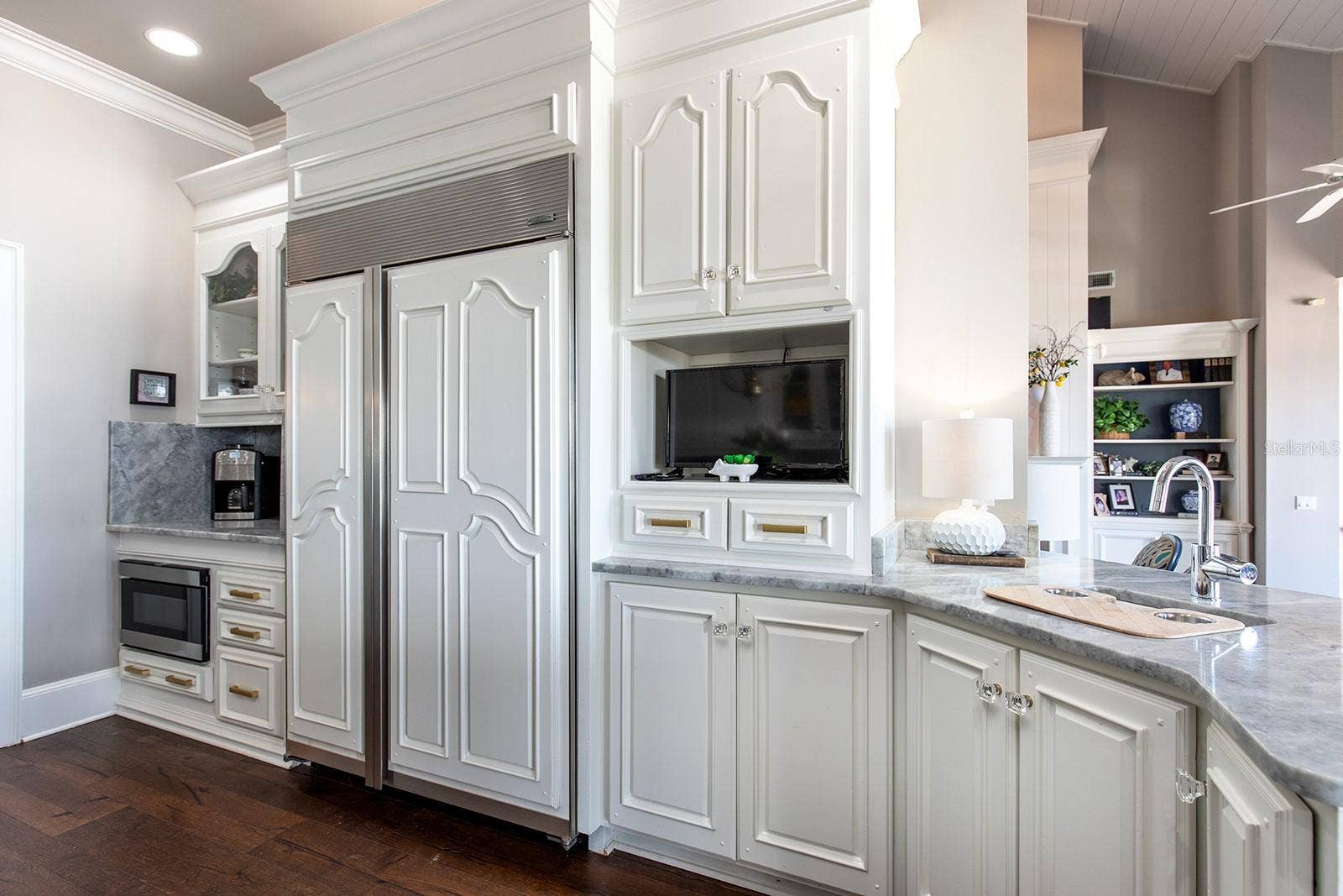 1351 N CLASSIC COURT, Longwood, FL 32779 Tons of storage and versatile open plan that makes hosting events and dining a breeze.