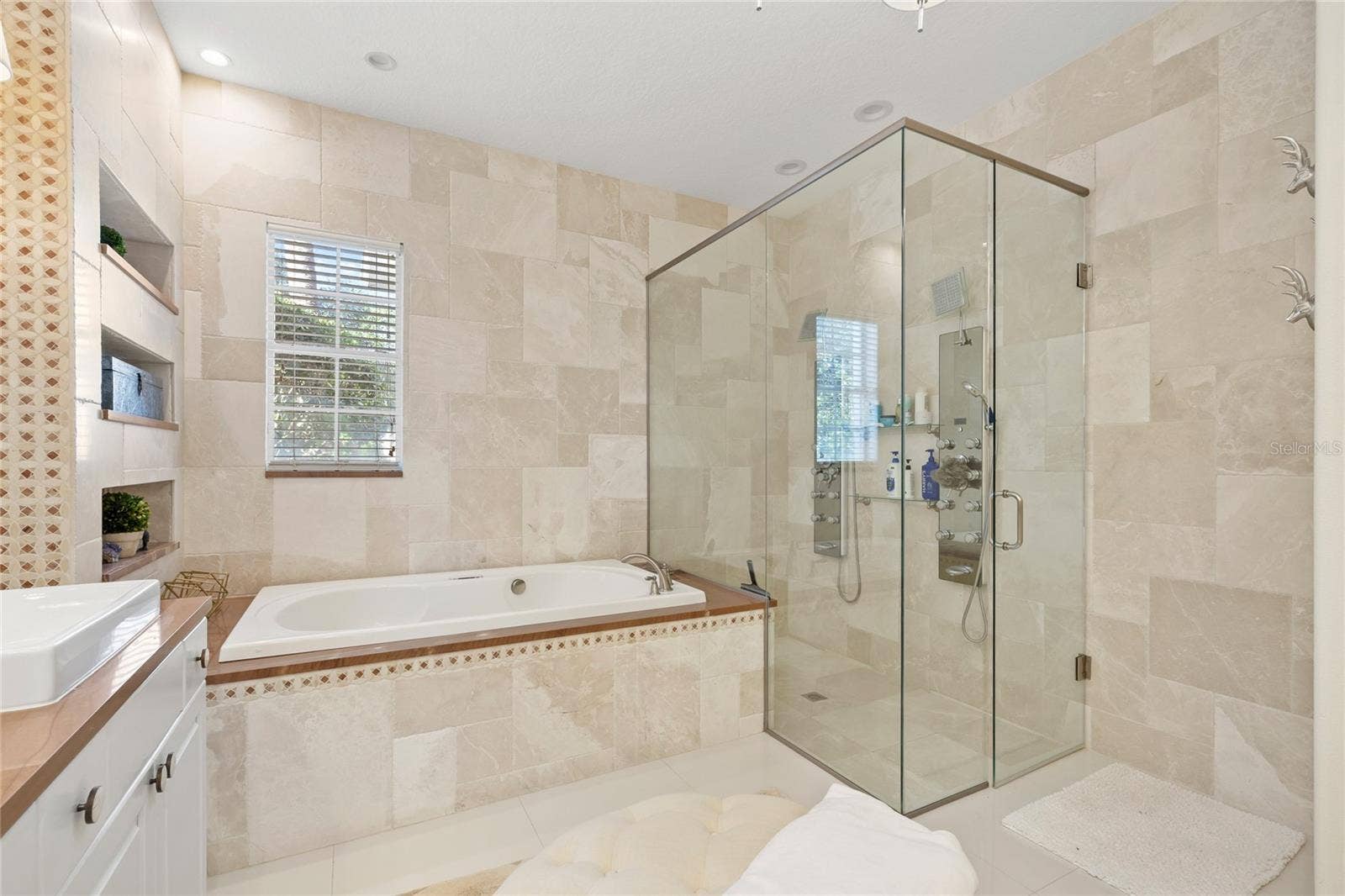 11051 HAWKSHEAD COURT, Windermere, FL 34786 11051 HAWKSHEAD COURT, Windermere, FL 34786