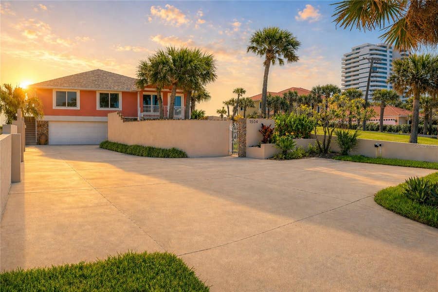 Property photo for 1504 N ATLANTIC AVENUE, Daytona Beach, FL