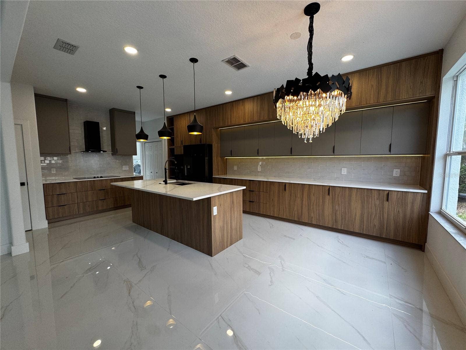 219 LARGOVISTA DRIVE, Oakland, FL 34787 219 LARGOVISTA DRIVE, Oakland, FL 34787
