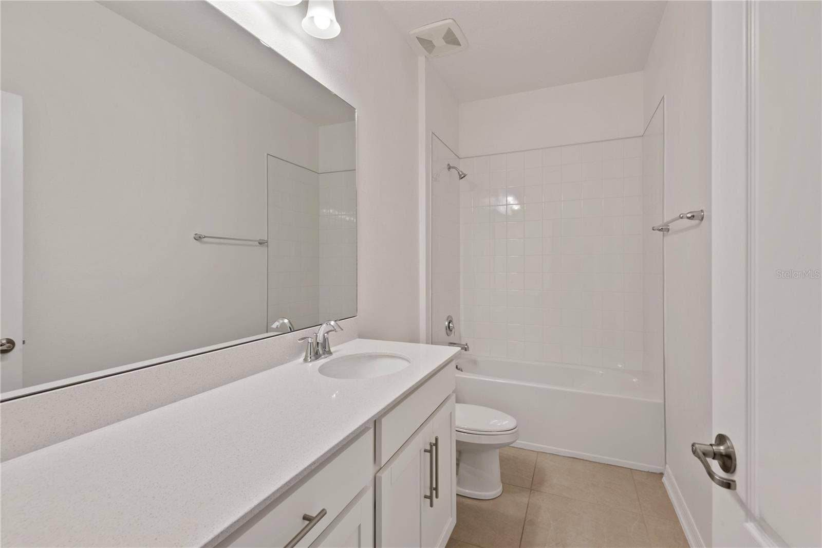 2017 BOSS HEWETT STREET, Oakland, FL 34787 2017 BOSS HEWETT STREET, Oakland, FL 34787