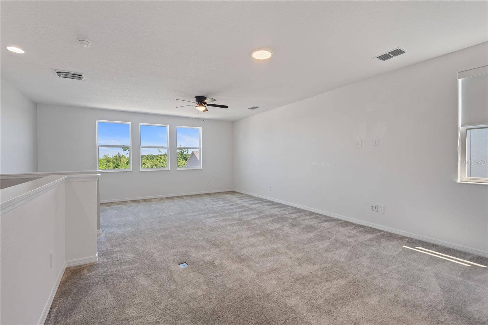 2017 BOSS HEWETT STREET, Oakland, FL 34787 Bonus room
