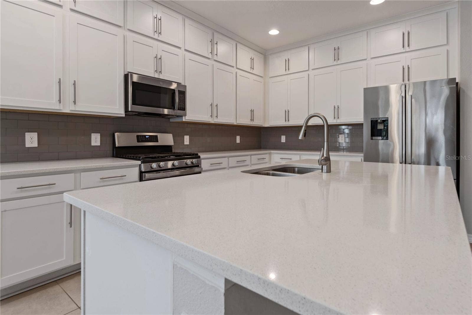 2017 BOSS HEWETT STREET, Oakland, FL 34787 2017 BOSS HEWETT STREET, Oakland, FL 34787