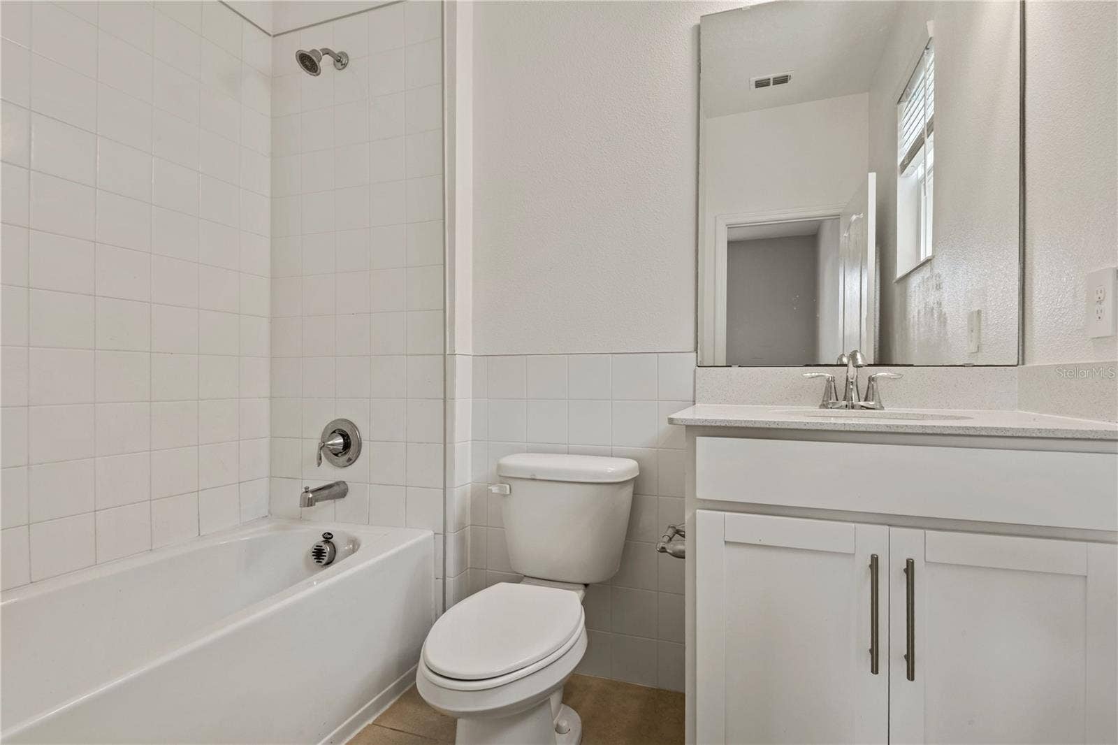 2017 BOSS HEWETT STREET, Oakland, FL 34787 2017 BOSS HEWETT STREET, Oakland, FL 34787