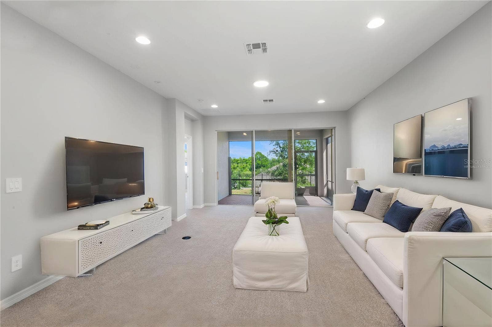2017 BOSS HEWETT STREET, Oakland, FL 34787 Virtually staged