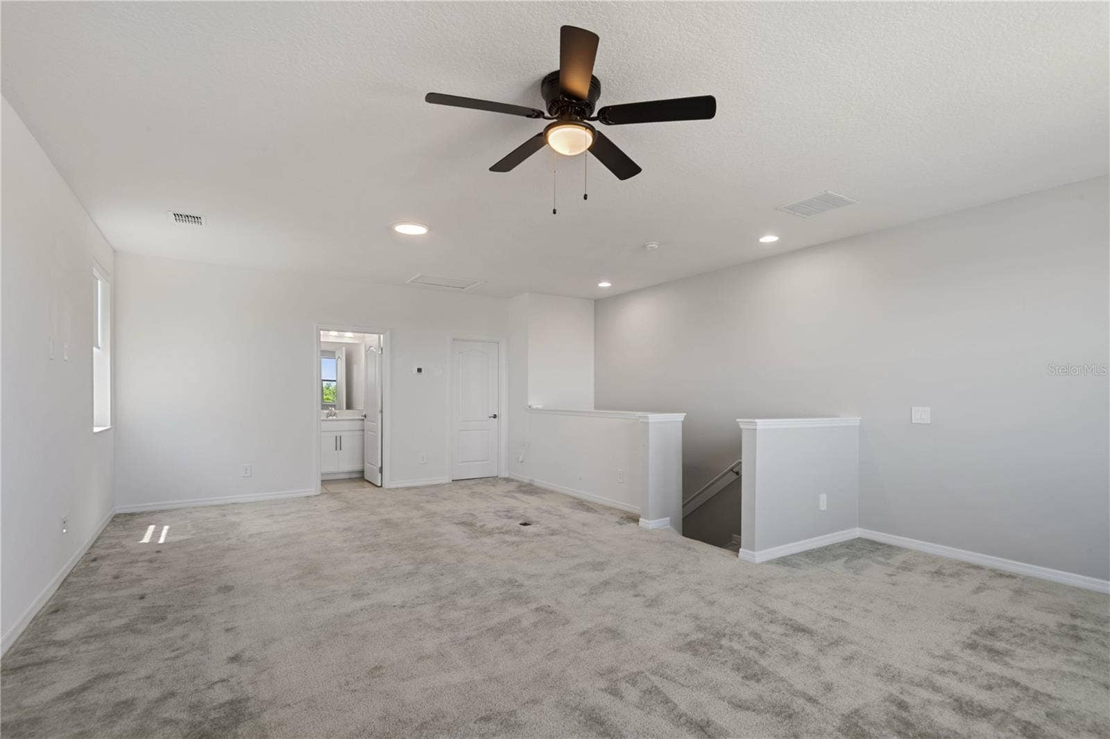 2017 BOSS HEWETT STREET, Oakland, FL 34787 Bonus room