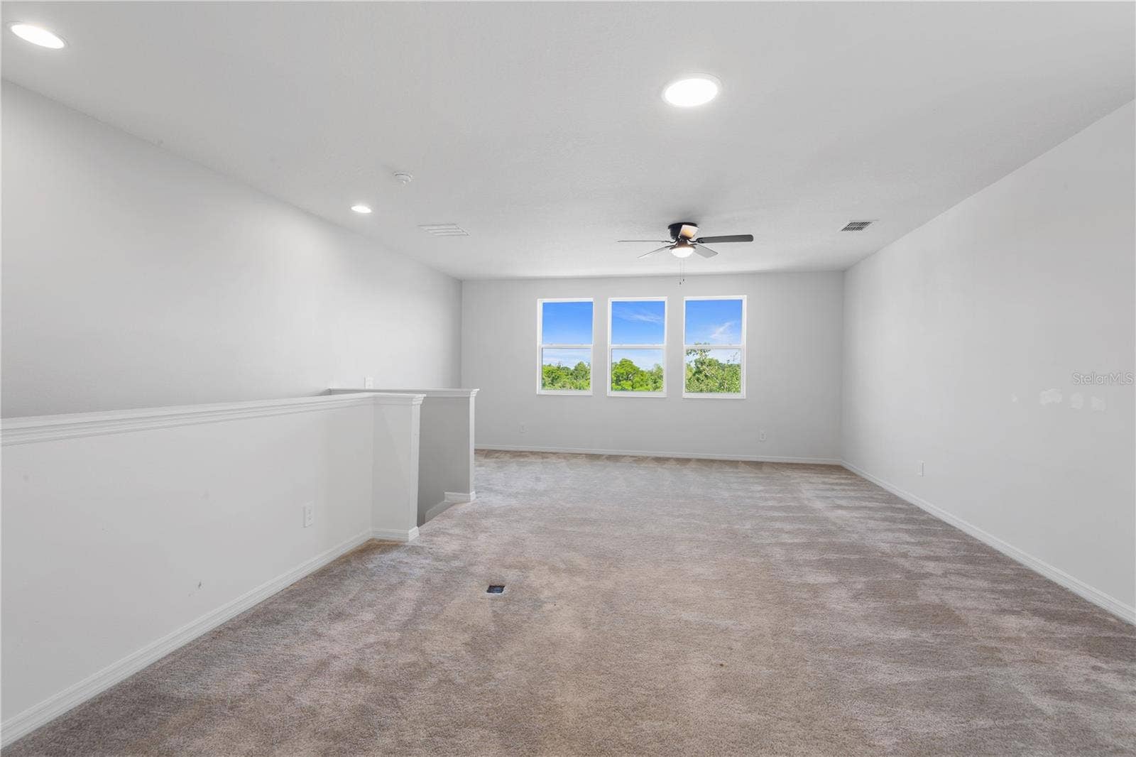 2017 BOSS HEWETT STREET, Oakland, FL 34787 2017 BOSS HEWETT STREET, Oakland, FL 34787