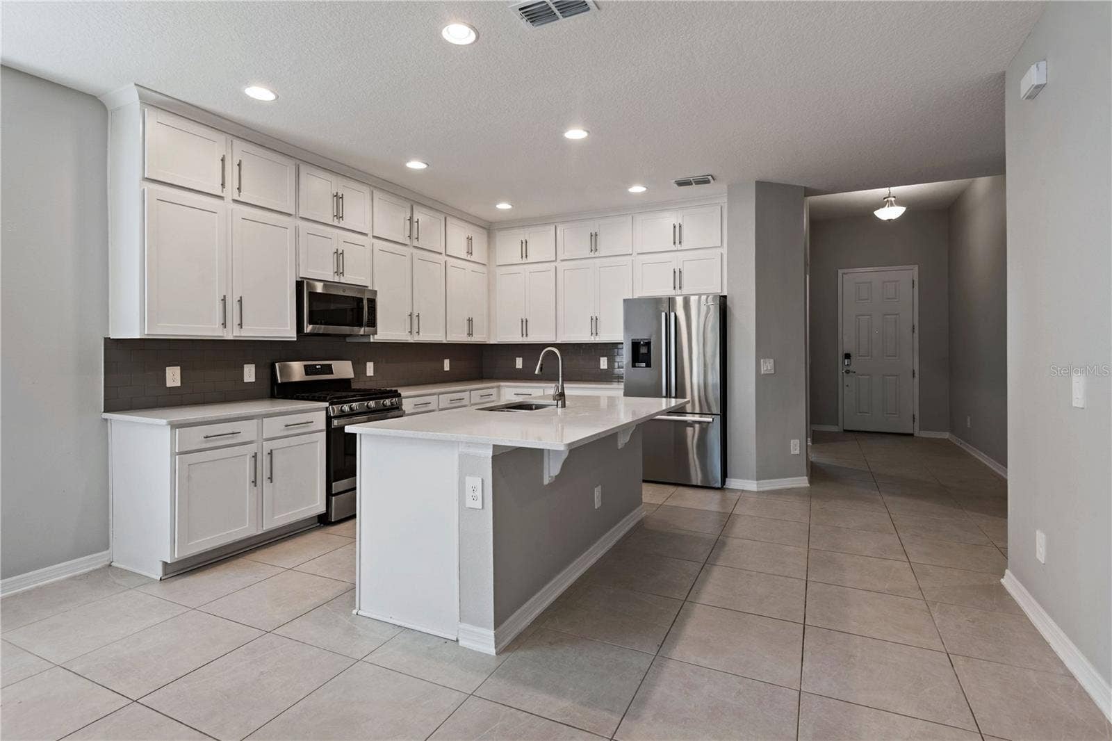 2017 BOSS HEWETT STREET, Oakland, FL 34787 2017 BOSS HEWETT STREET, Oakland, FL 34787