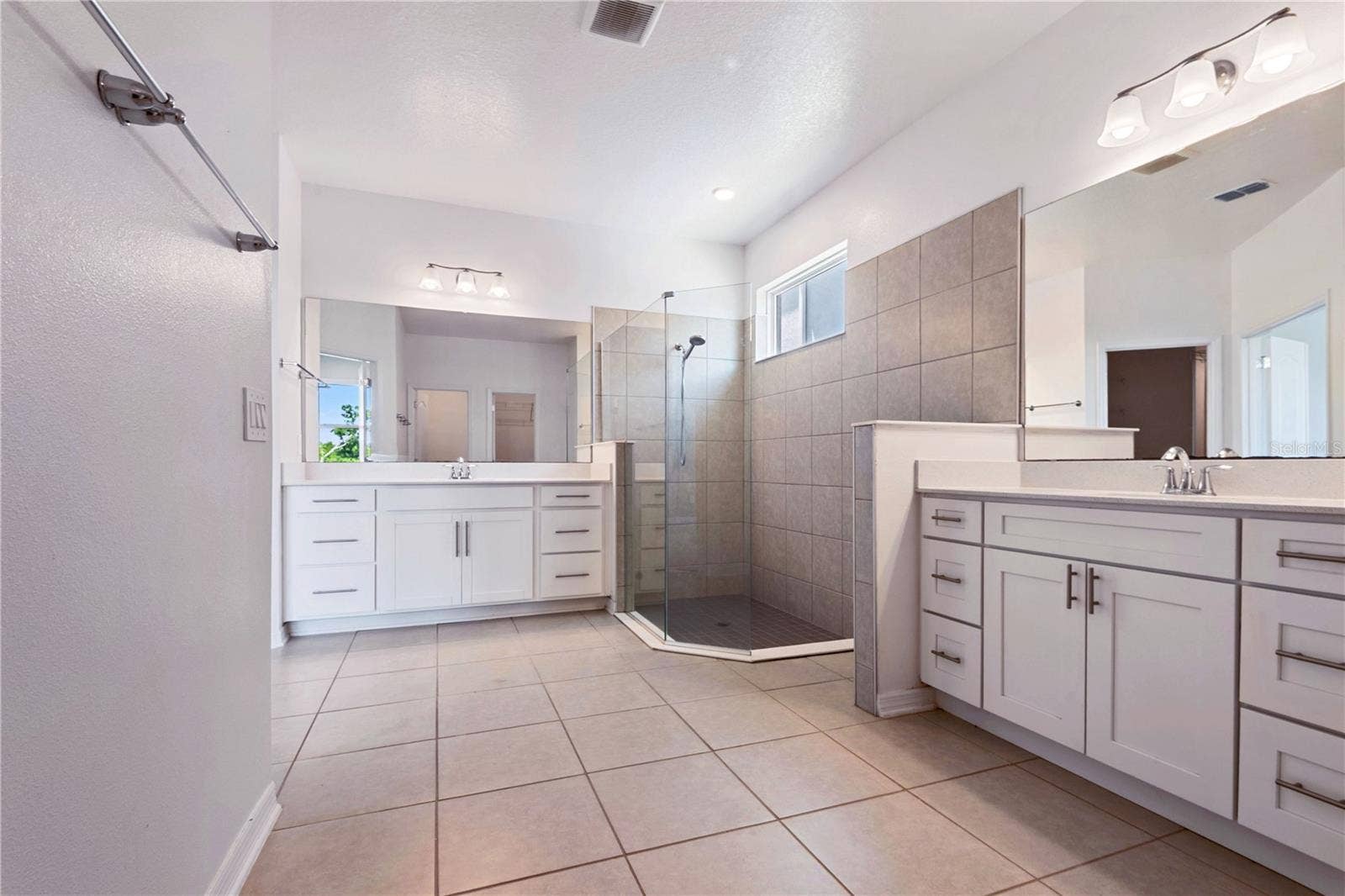2017 BOSS HEWETT STREET, Oakland, FL 34787 2017 BOSS HEWETT STREET, Oakland, FL 34787