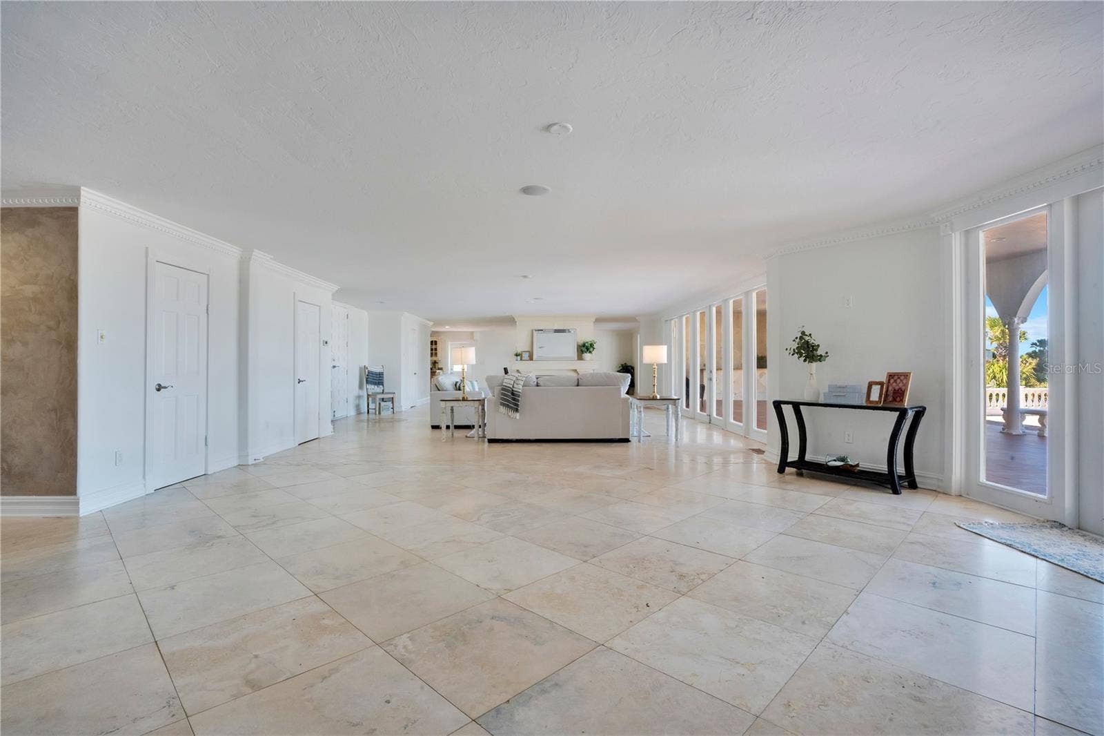 2117 OCEAN DRIVE, New Smyrna Beach, FL 32169 Family Room 2