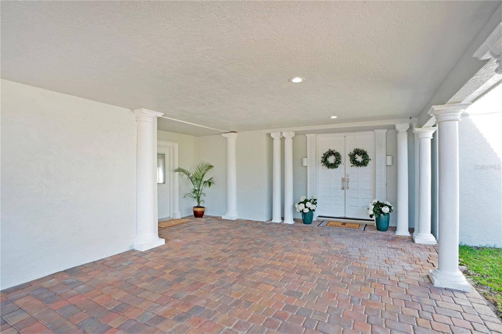 2117 OCEAN DRIVE, New Smyrna Beach, FL 32169 From Entrance
