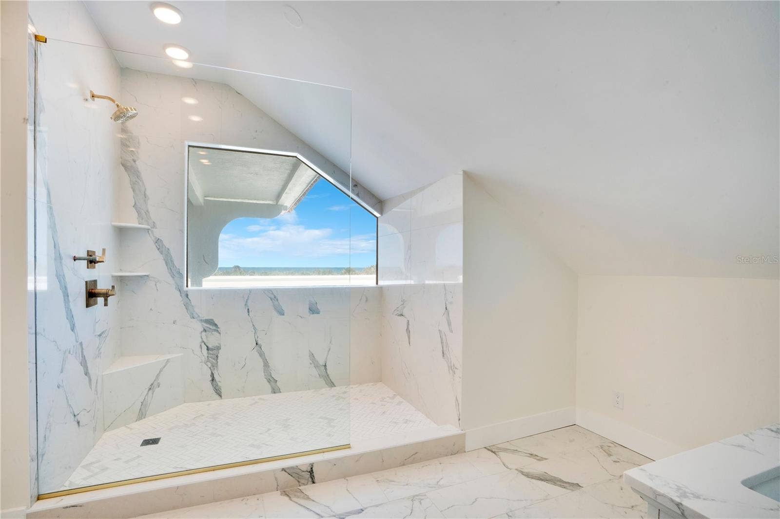 2117 OCEAN DRIVE, New Smyrna Beach, FL 32169 Primary Bedroom Ensuite 3