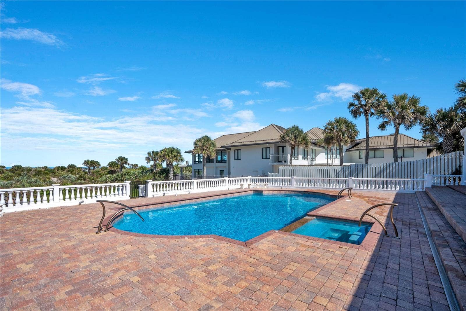 2117 OCEAN DRIVE, New Smyrna Beach, FL 32169 Resort Size Pool 2