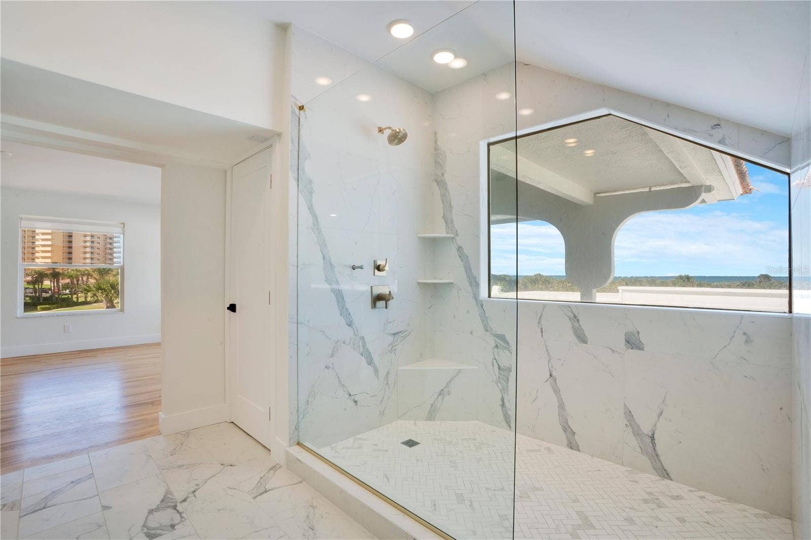 2117 OCEAN DRIVE, New Smyrna Beach, FL 32169 Primary Bedroom Ensuite 4