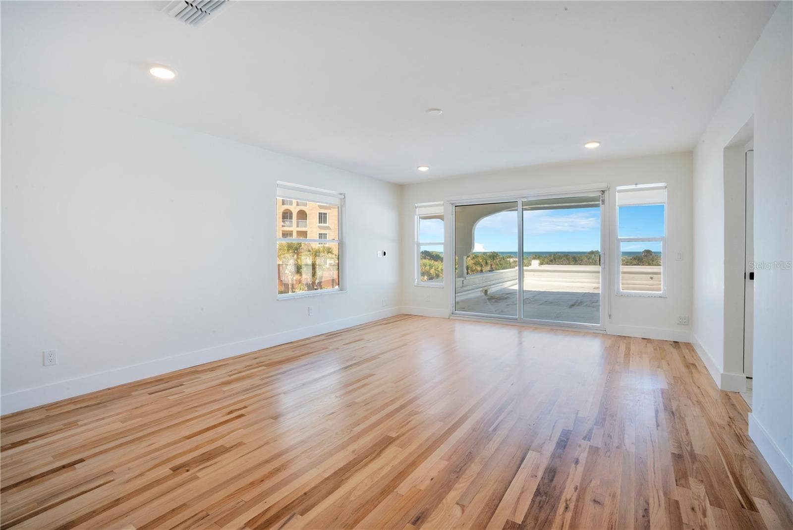 2117 OCEAN DRIVE, New Smyrna Beach, FL 32169 Primary Bedroom 1