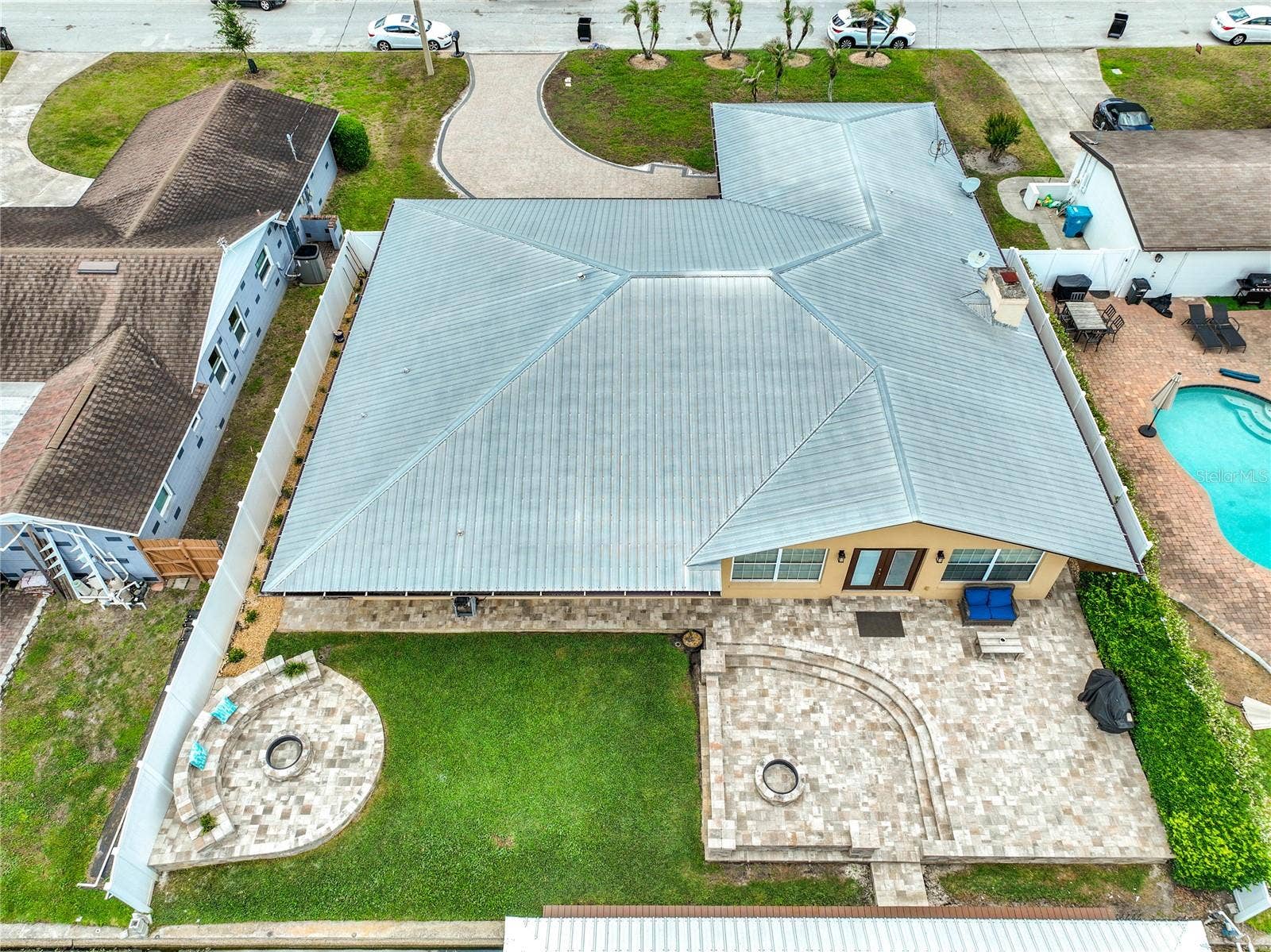 2404 LAUDERDALE COURT, Orlando, FL 32805 2404 LAUDERDALE COURT, Orlando, FL 32805