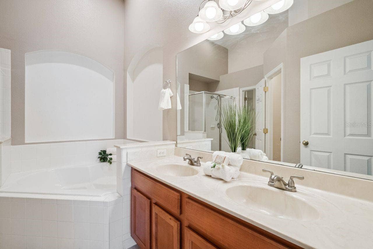 5345 LOS PALMA VISTA DRIVE, Orlando, FL 32837 5345 LOS PALMA VISTA DRIVE, Orlando, FL 32837