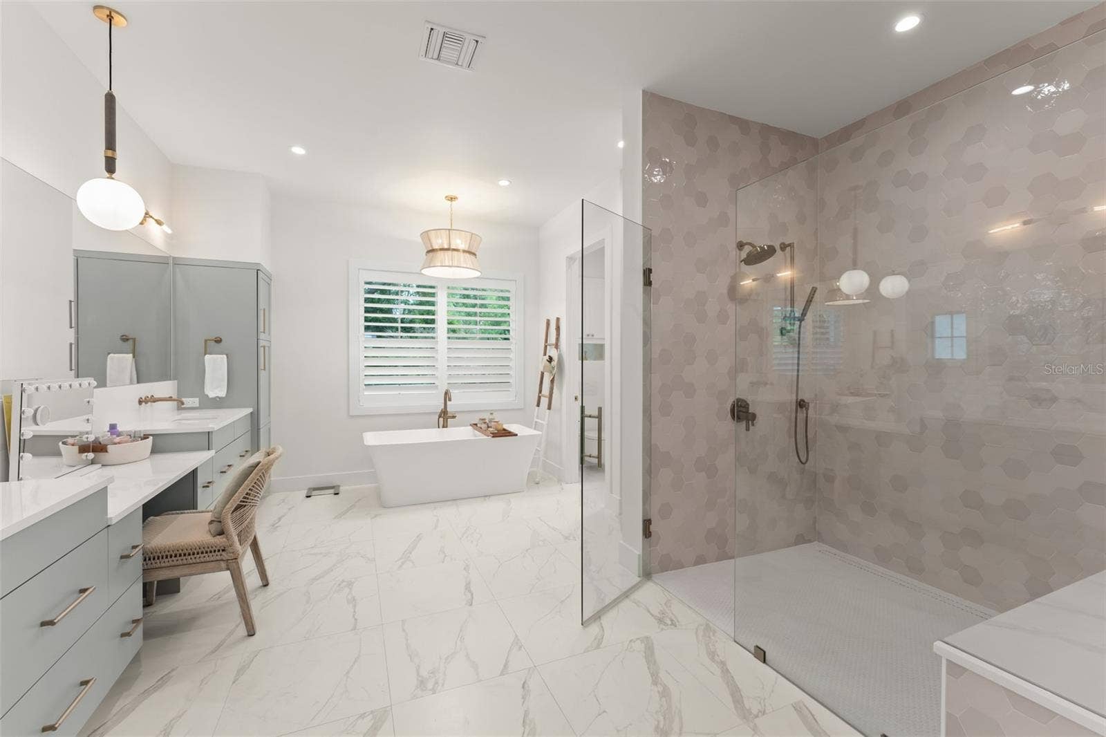 13542 SUNSET LAKES CIRCLE, Winter Garden, FL 34787 13542 SUNSET LAKES CIRCLE, Winter Garden, FL 34787