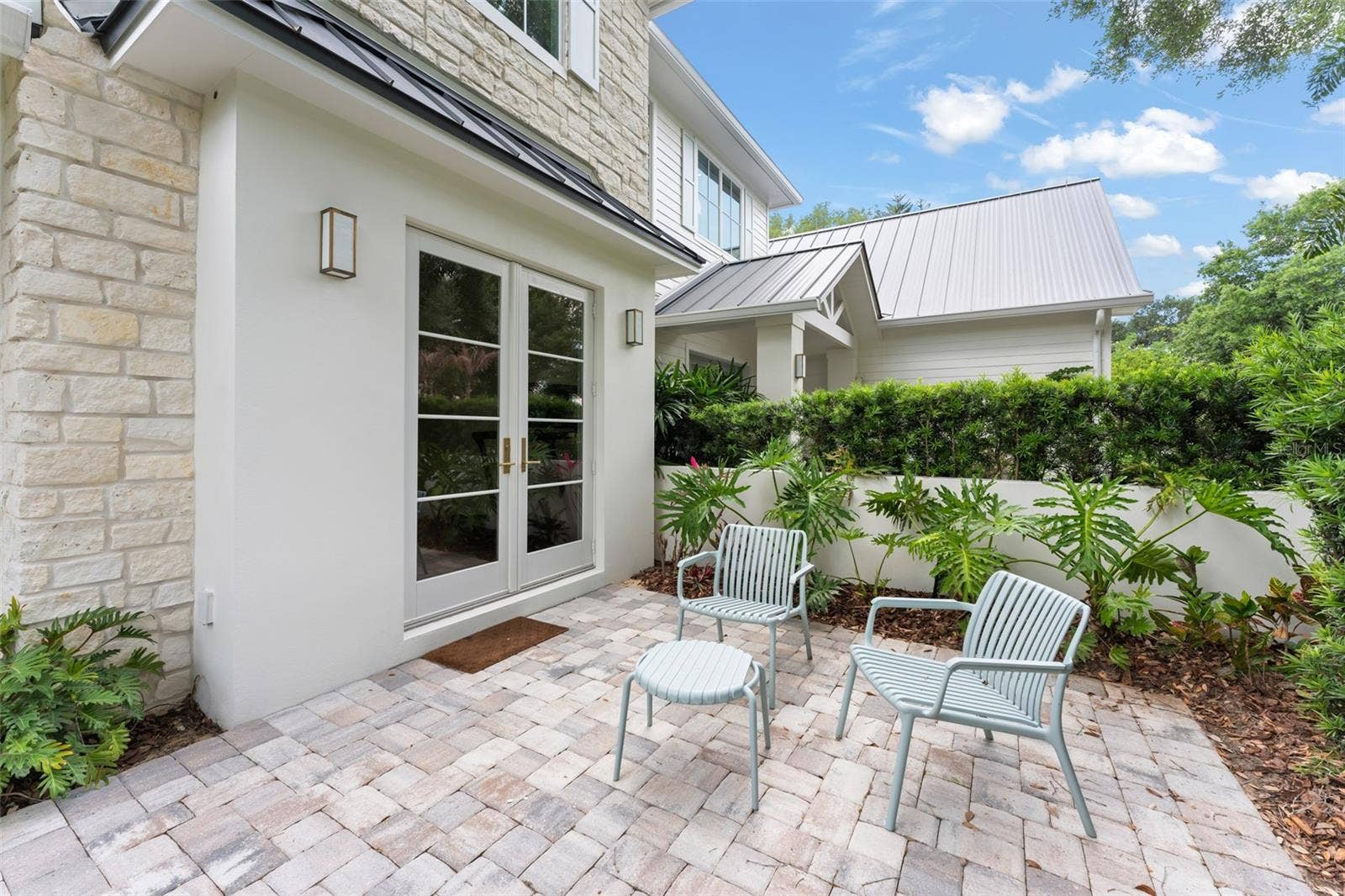 13542 SUNSET LAKES CIRCLE, Winter Garden, FL 34787 Courtyard outside gym